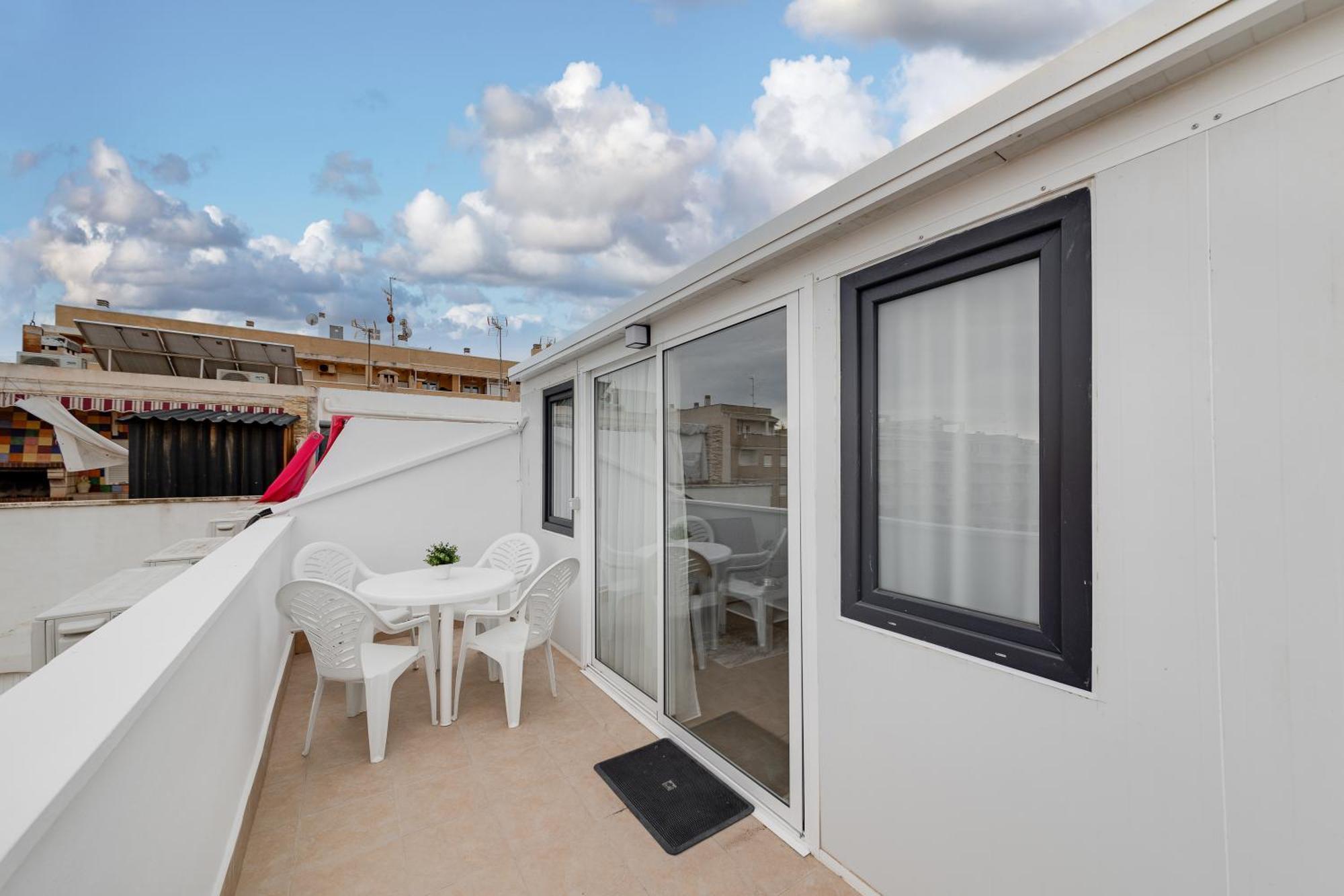 Cosy Apartment Near The Sea Торевиеха Екстериор снимка