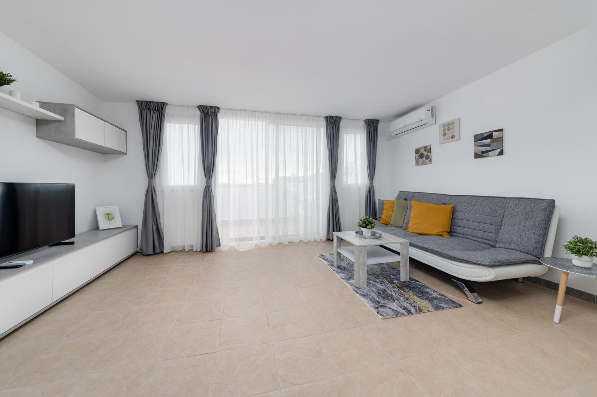 Cosy Apartment Near The Sea Торевиеха Екстериор снимка