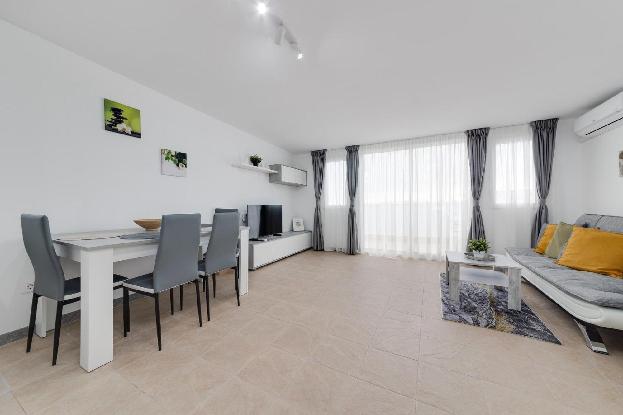 Cosy Apartment Near The Sea Торевиеха Екстериор снимка